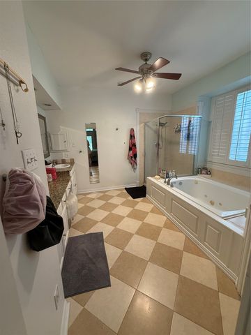2651 Hidden Ridge Drive, Arlington, TX 76006