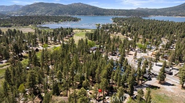 39989 Hillcrest Drive, Big Bear Lake, CA 92315