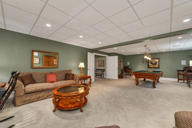 60 Riddle Drive, Bedford, NH 03110