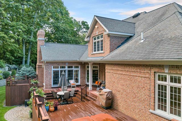 60 Riddle Drive, Bedford, NH 03110
