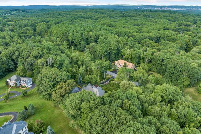 60 Riddle Drive, Bedford, NH 03110