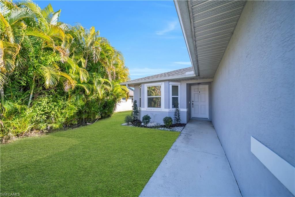 Image 10 of property listing at 2032 NE 6th ST, Cape Coral, FL 33909