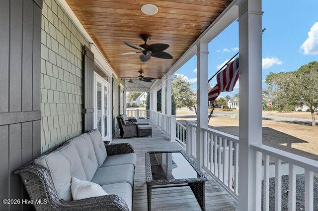 101 Cottage Walk, Hampstead, NC 28443