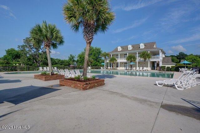 101 Cottage Walk, Hampstead, NC 28443