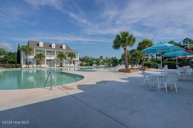 101 Cottage Walk, Hampstead, NC 28443