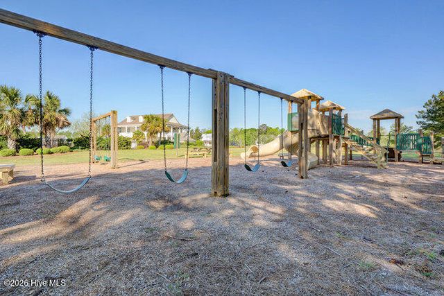 101 Cottage Walk, Hampstead, NC 28443