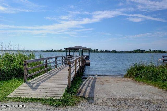 101 Cottage Walk, Hampstead, NC 28443