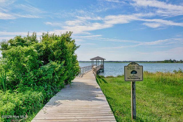 101 Cottage Walk, Hampstead, NC 28443