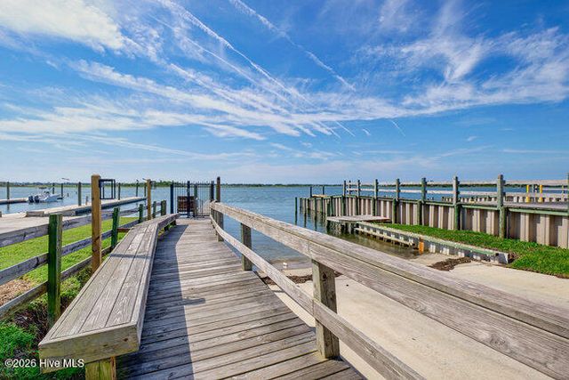 101 Cottage Walk, Hampstead, NC 28443