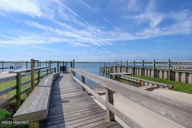 101 Cottage Walk, Hampstead, NC 28443