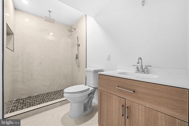 8618 LANTERN LN, Clinton, MD 20735