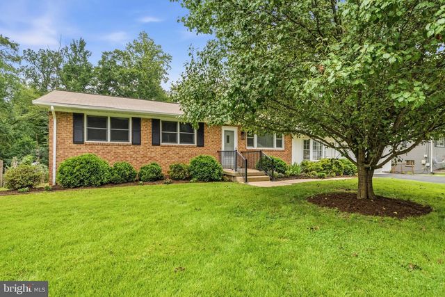 8618 LANTERN LN, Clinton, MD 20735