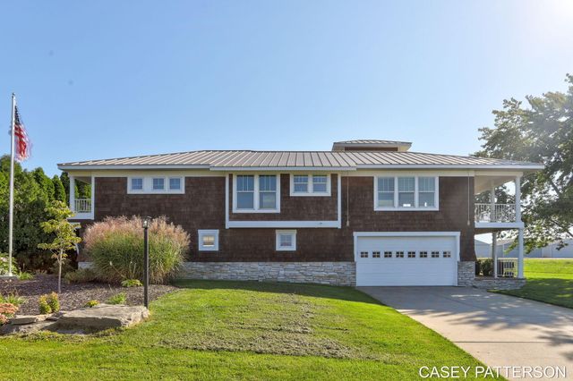 2520 Air Park Drive, Zeeland, MI 49464