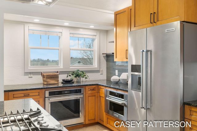 2520 Air Park Drive, Zeeland, MI 49464