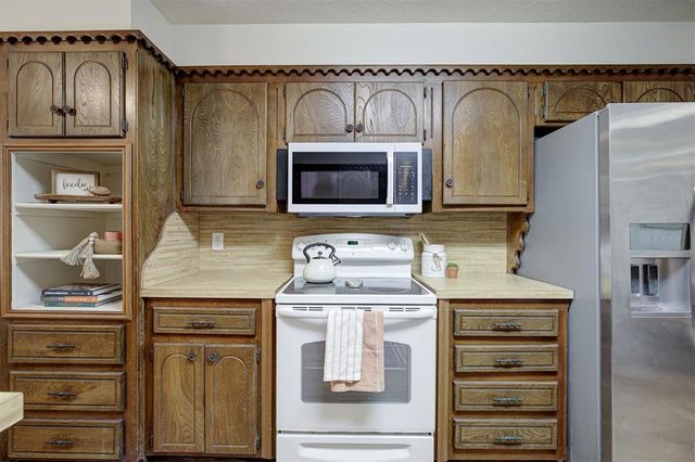 11020 Coachmans Road, Yukon, OK 73099