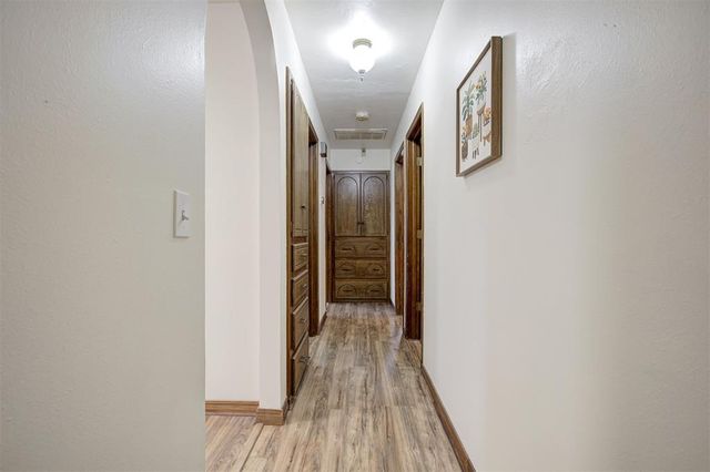 11020 Coachmans Road, Yukon, OK 73099