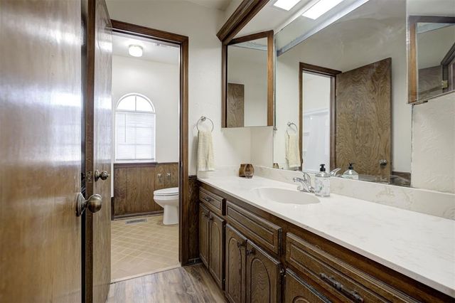 11020 Coachmans Road, Yukon, OK 73099