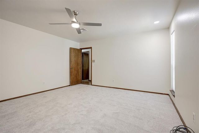 11020 Coachmans Road, Yukon, OK 73099