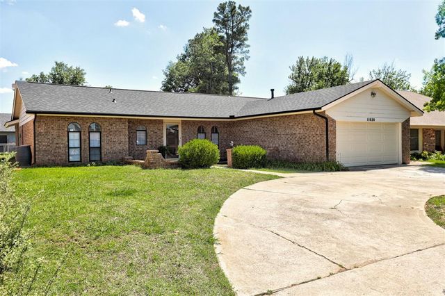 11020 Coachmans Road, Yukon, OK 73099