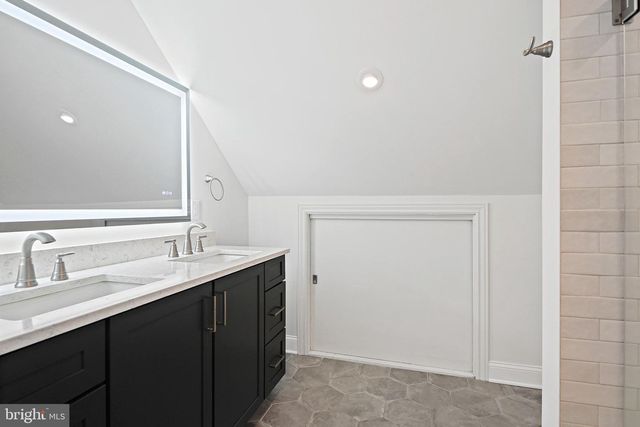 3049 OAK FOREST DR, Parkville, MD 21234