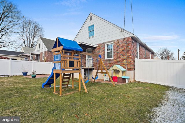 3049 OAK FOREST DR, Parkville, MD 21234