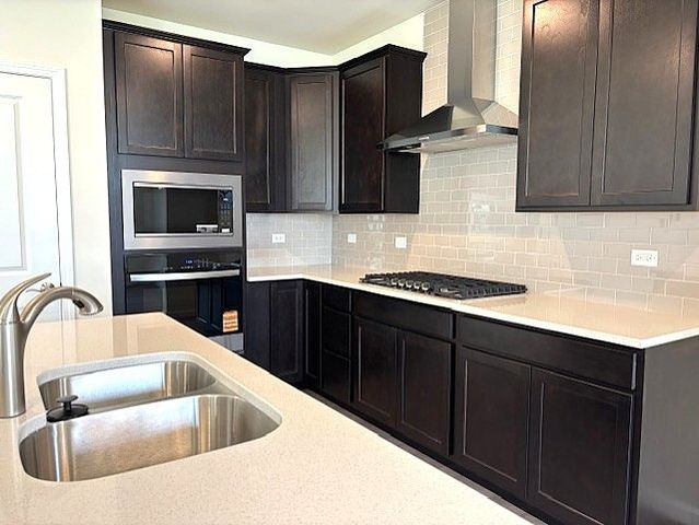 2760 Lawlor Lane, Naperville, IL 60564