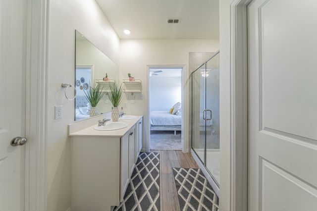 1240 Almond Road, Azle, TX 76020