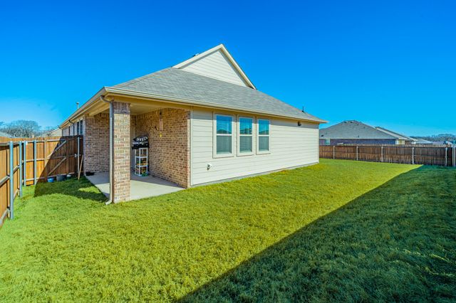 1240 Almond Road, Azle, TX 76020