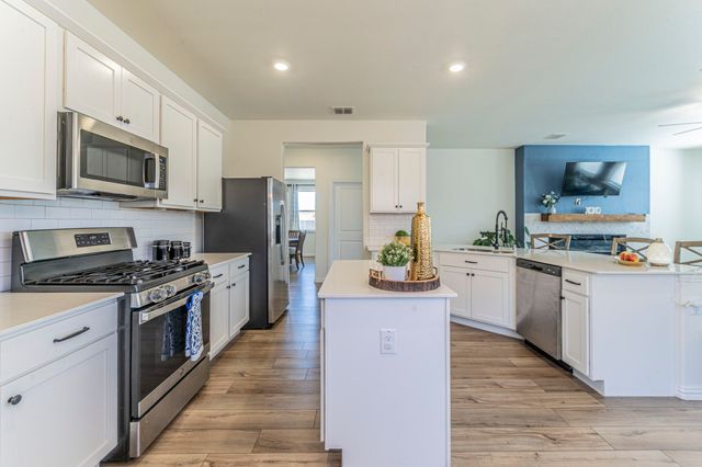 1240 Almond Road, Azle, TX 76020