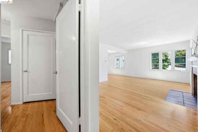 2257 Park Blvd, Oakland, CA 94606
