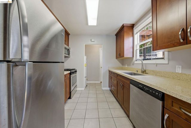 2257 Park Blvd, Oakland, CA 94606