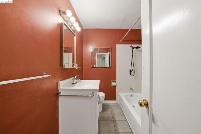 2257 Park Blvd, Oakland, CA 94606