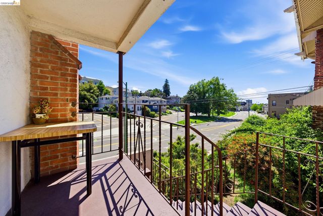 2257 Park Blvd, Oakland, CA 94606