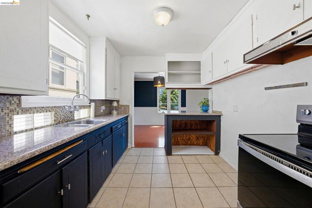 2257 Park Blvd, Oakland, CA 94606