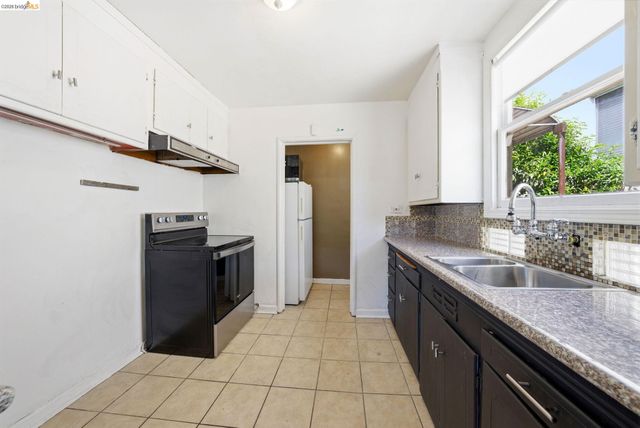 2257 Park Blvd, Oakland, CA 94606