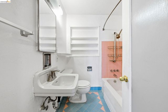 2257 Park Blvd, Oakland, CA 94606