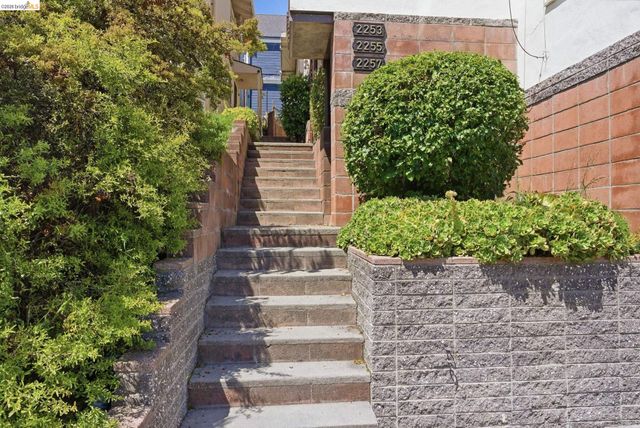2257 Park Blvd, Oakland, CA 94606