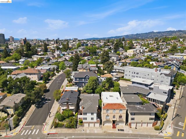 2257 Park Blvd, Oakland, CA 94606