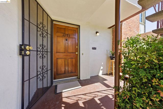 2257 Park Blvd, Oakland, CA 94606