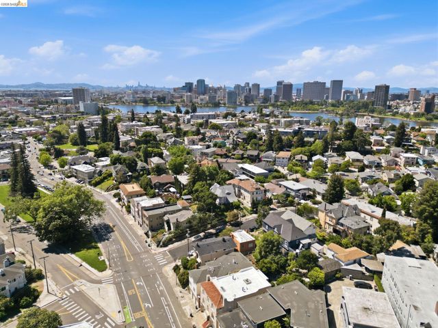 2257 Park Blvd, Oakland, CA 94606