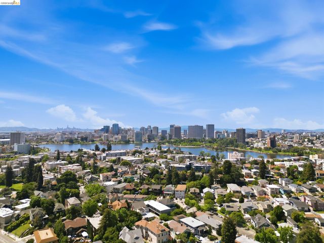 2257 Park Blvd, Oakland, CA 94606
