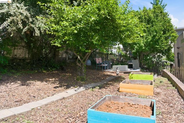 2257 Park Blvd, Oakland, CA 94606