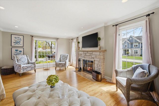 7505 Links WAY, Fox Point, WI 53217