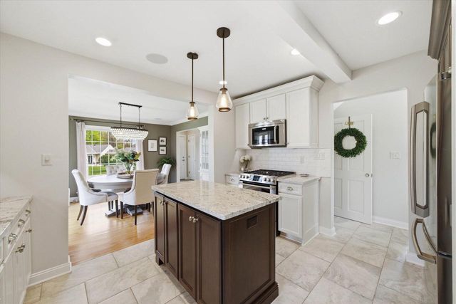 7505 Links WAY, Fox Point, WI 53217