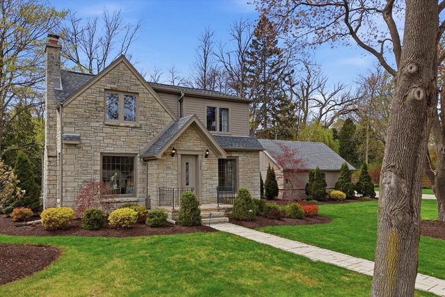 7505 Links WAY, Fox Point, WI 53217