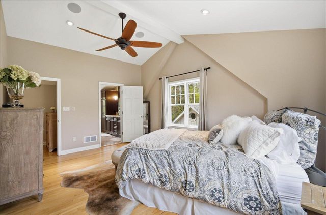 7505 Links WAY, Fox Point, WI 53217