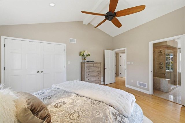 7505 Links WAY, Fox Point, WI 53217