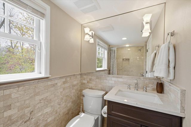 7505 Links WAY, Fox Point, WI 53217