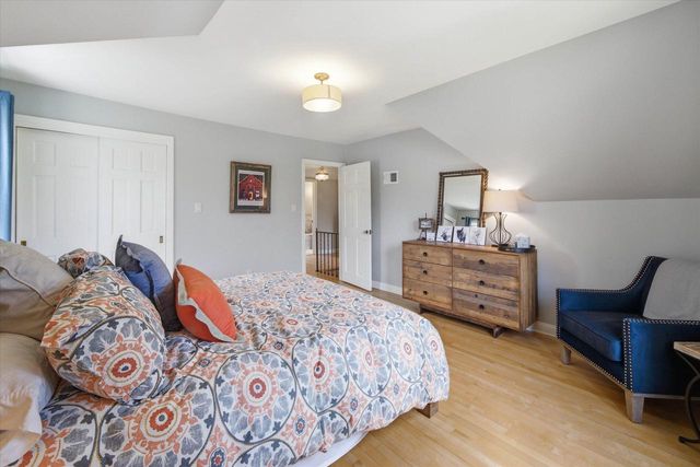 7505 Links WAY, Fox Point, WI 53217
