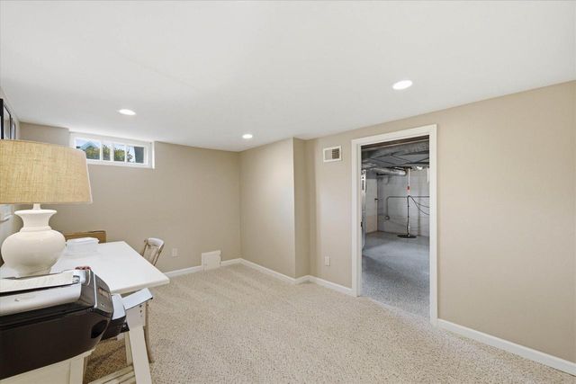 7505 Links WAY, Fox Point, WI 53217